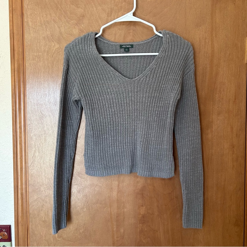 Wild Fable Gray Ribbed V-Neck Sweater
